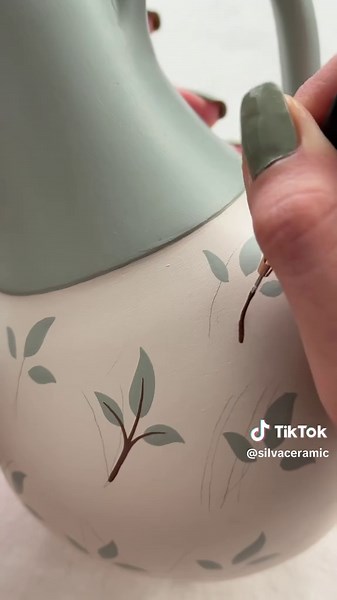 Floral Patterns on Ceramic: Hand Painting Techniques
