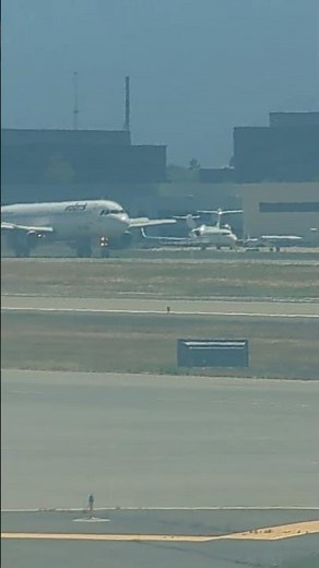 Volaris A320 Landing at SJC
