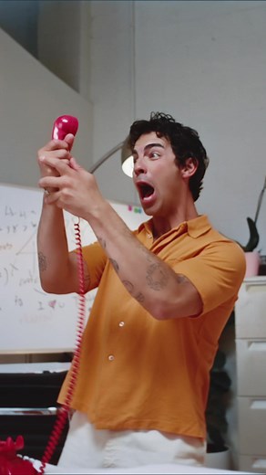 Try music mode on @Tinder and find a match to vibe with #tinderpartner | Joejonas