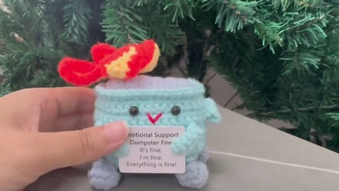 RovyFota Emotional Support Crochet Dumpster Fire with Positive Card Cute Room Decor Knitted Toys Funny Crochet Support Buddies Gifts for Friends (Blue)