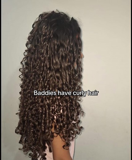 Curly Hair Inspiration for Baddies