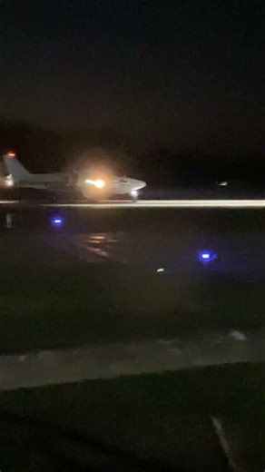 Beechcraft baron night take off #aircraft#aviation #aircraftengine #beechcraft