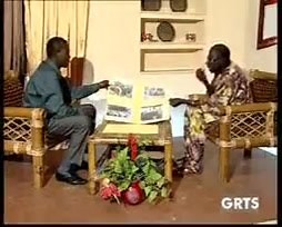 Gambian artist who can made his own colours from natural plants in the Gambia | Pakalinding