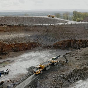 More comfort – More efficiency 🙌🏻 With Volvo Dynamic Drive, dynamic and predictive gear selection adapts to operating conditions, for improved comfort and fuel efficiency. #VolvoCE #Volvoce_emea #dumper #hauler | Volvo Construction Equipment - Europe, Middle East and Africa