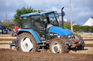 New Holland 6635