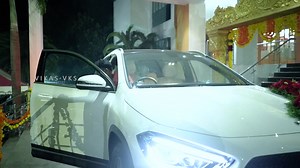 15K views · 354 reactions | South Indian wedding traditional Kerala Hindu bridal makeup and hairstyle for Happy bride Sreedevi at Kayamkulam, Kerala. #india #kerala #wedding #keralawedding #makeup #bridal #bridalmakeup #bridalmakeupartist #keralabridalmakeup #keralamakeupartist #vikasvksmakeupartist #vikasvks #vikasvkskeralamakeup #beauty #kayamkulam | Vikas VKS Make-up Artist | Facebook