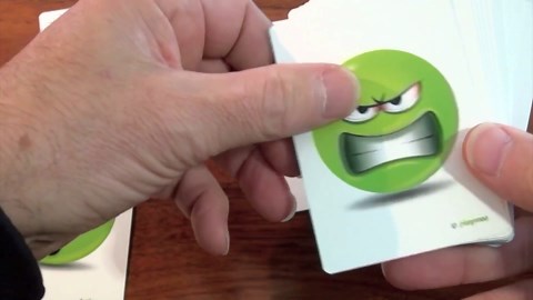 Emoji Cards - 50 Unique Feelings Flash Cards - Fun Icebreaker, Teambuilding & Debriefing Tool Inspires Conversations About Emotions. Ideal Resource for Teachers, Trainers & Group Facilitators