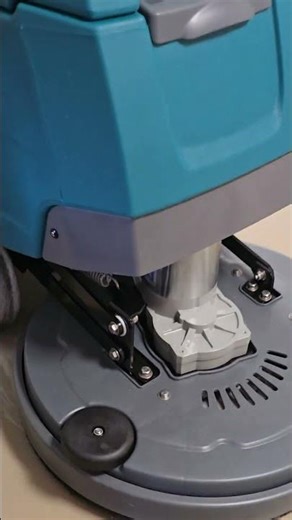 Watch This Robot Clean Like a Pro 🤖✨ #Robot #Automation #Tech #Innovation #SmartTech #Shorts