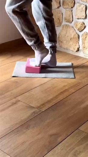 ‘’足は出力器ではなく感覚器‘’足は末端ではなく體が情報を受け取る最初の入り口。足部の再活性化を促すエクササイズ。