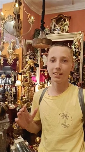 On se croirait dans un château… en plein Paris ! 🏰 👑