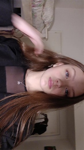 Videos de 𝒄𝒂𝒎 ✨🏹 (@_https.cam) con “LUNCH BILLIE EILISH - Ell ☆”