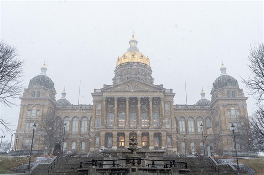 Blizzard warning issued for much of Iowa. How much snow will we get?