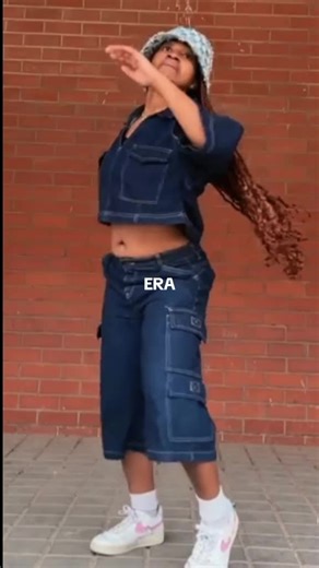 Dance challenge nyana @GOLDEN VUITTON @Bhathistar black.sa @Thatiey 🫦 @🅐🅢🅐🅝🅓🅐 @Abo manyonyoba🐊 @MIRA_CLE🌟. @Kyle Vilakazi. Music You Love Revealed AMAPIANO DANCE CHALLENGE 2025 TRENDING #musiclovers, #fyp #chillvibes #mytypemusic #amapiano