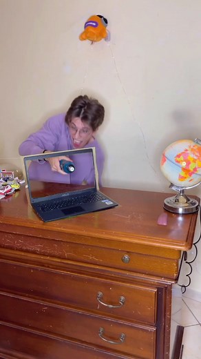 Result of my #tutorial 😍 Do you like my magic computer?💻😱 Scrivi “computer” con il naso🤭#perte #foryou #italy #fyp #4u #xzbcya #magic #lol