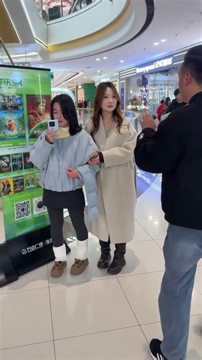 Surprise Flowers Across the Globe: A Heartwarming Journey FlowerSurprise