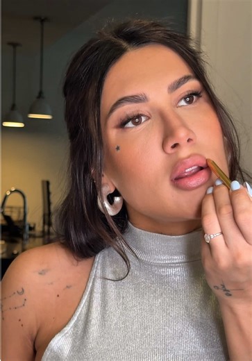 Mastering Lip Liner: A Step-by-Step Tutorial