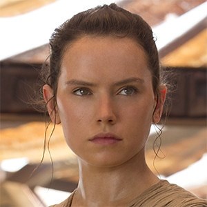 Daisy Ridley Takes a #NoMakeup Selfie With a Powerful Message: "I Actually Do Love Myself"