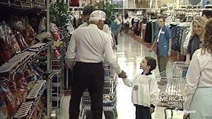 He died today in 1992. But his revolutionary business forever changed retail and his goal—and now employs more Americans than any other company in the country. And saves hard-working families over $2,500 a year on everything from groceries to home goods. And he did it all never leaving Bentonville, Arkansas. CLICK THE LINK IN THE COMMENTS FOR THE FULL STORY. | Our American Stories with Lee Habeeb