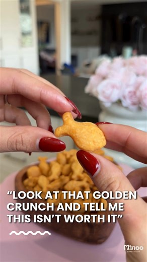 Let’s talk about that orange box for a second. These homemade goldfish crackers use four SIMPLE ingredients and are ready in 30 minutes, start to finish. That’s it. No artificial colors, no preservatives, and nothing you can’t pronounce. They’re crispy, cheesy, and kid-approved, but adults keep sneaking them too. I designed this recipe so beginners can absolutely nail it on the first try, no fancy tools required. Minoo’s Pro Tip: Make a double batch. They don’t last as long as you think. Google 