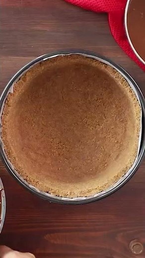 Deep Dish Rolo Pie #food #asmr #tiktokfood