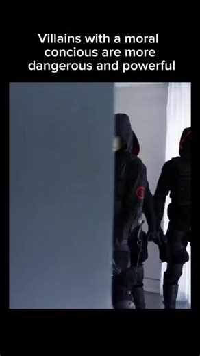 RelatableReddy on Instagram: "The Strain 🧬 2014-2017 Horror/Thriller 4 Seasons Storyline What begins as a silent plane landing turns into one of the most disturbing outbreaks ever put on TV. A parasitic virus spreads rapidly through New York City, transforming humans into grotesque vampiric creatures-and once you're infected, there's no going back. As governments fail and society collapses, a small group of scientists, survivors, and unlikely heroes race against time to understand the virus and