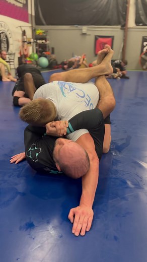 46K views · 737 reactions | Use the shoulder crunch to get on your elbow and get your head higher than your opponent’s. From there, hip bump and take top position. You can do this with closed guard or butterfly. Once you’ve done that, head to XMartial and get down on their Black Friday sale with the code BRANDON10 to save 10% #BJJ #jiujitsu | Brandon Mccaghren | Facebook