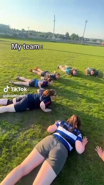 Warming up our muscles 💪