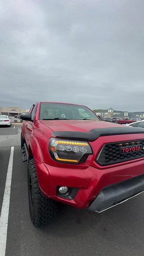 Customizing Toyota Tacoma: Lifted vs Lowered Options