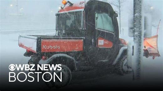 Boston streets quiet as wind and snow whip during powerful nor'easter