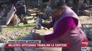 Mujeres artesanas trabajan la cantera en Querétaro