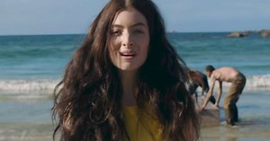 Lorde anuncia novo álbum "Solar Power" em agosto