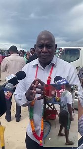 9K views · 86 reactions | HOME AFFAIRS MINISTER ROBESON BENN ENCOURAGES CITIZENS TO CONTINUE USING THEIR PHONES TO DOCUMENT UNLAWFUL ACTS WHICH HELPS THE POLICE TO HOLD THEMSELVES ACCOUNTABLE AND TO PROSECUTE THOSE CULPABLE - also gives his take on the recent video of a taxi driver attacking a traffic rank who fought back | Action News Guyana | Facebook