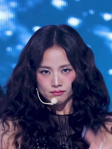 Jisoo's Expressions: Captivating Moments and Reactions