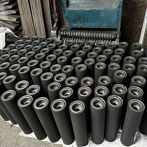 [Hot Item] Heavy-Duty Rubberized Roller for Efficient Paint and Coating