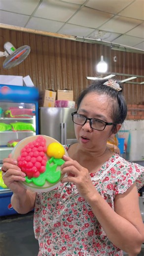 Món rau câu của cô 7! Tờ mờ sáng là cô đã đi sớm để chuẩn bị các nguyên liệu là biết kì công cỡ nào rồi nha cả nhà! #tiemlauculao #lauculao #ancungtiktok #amthuc #congviechangngay