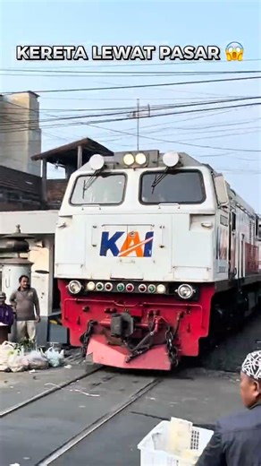 Spot Hunting Kereta Paling Ekstrem di Malang!