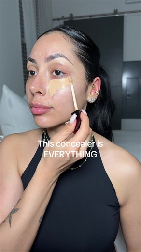 @Hourglass Cosmetics Vanish Concealer in shade Beech 🖤 #latinamakeup #softglam #makeuptutorial