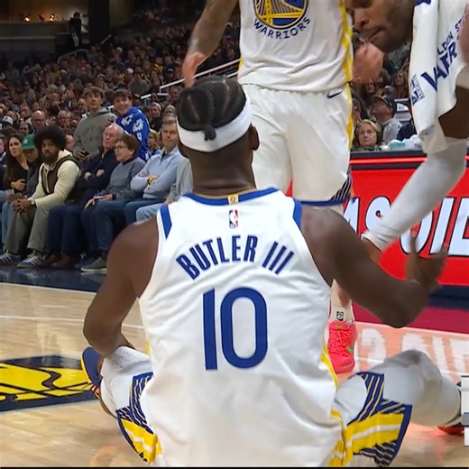 Jimmy beats the buzzer 🚨 📺 NBC Sports Bay Area / California | Golden State Warriors