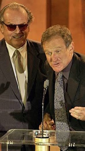 The unforgettable and outrageous moment between Jack Nicholson and Robin Williams at the 2003 Critics' Choice Awards.😂👏 | Hollywood Legendsss