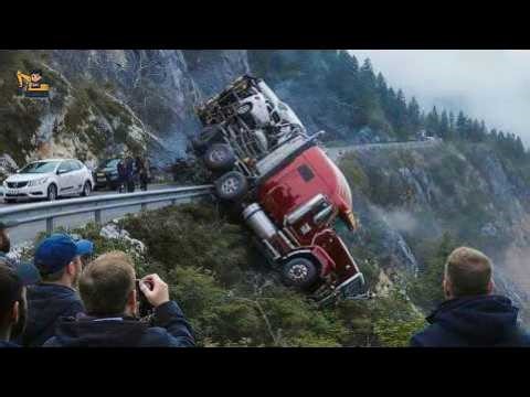 Idiots with Fast Trucks: Heavy Equipment Fails | Extreme Oversized Truck Transport #43