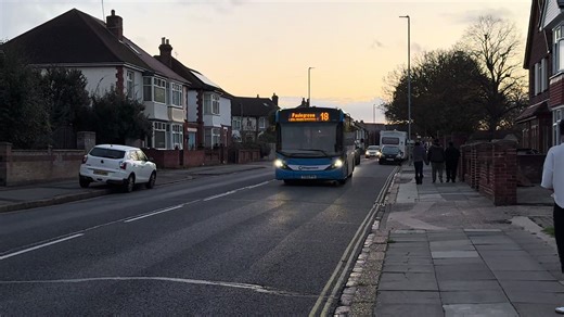 YX65 PYH 37413 on the 18 to Paulsgrove #fyp #viral #bus #buses #vwh2104