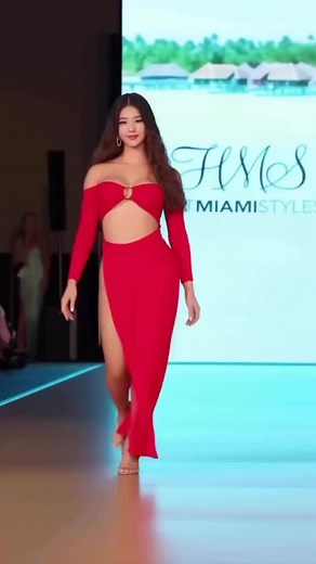 Exquisite Asian Bikini Model in Beautiful Colors