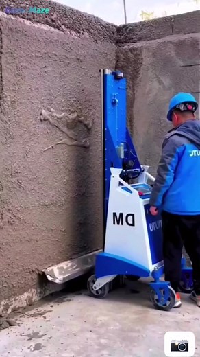 1.9M views · 8.3K reactions | Appréciez la précision d'une machine de crépissage ️   #geniecivil #machine #reelsvideo | Ingénieur Fabrice Yakam | Facebook