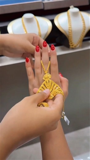 The Most Luxurious Gold Hand Jewelry You've Ever Seen ✨ #goldjewelry #luxury #trending #fashion