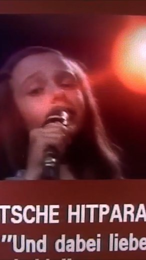 22K views · 1.7K reactions | Ihr lieben, einen schönen Ausklang des Wochenendes Euch allen! ️ JETZT die Lieder von unserer Andrea Jürgens auf Spotify anhören: https://open.spotify.com/playlist/3BB3jal8bUAFM93pjIczi2... | Andrea Jürgens | Facebook