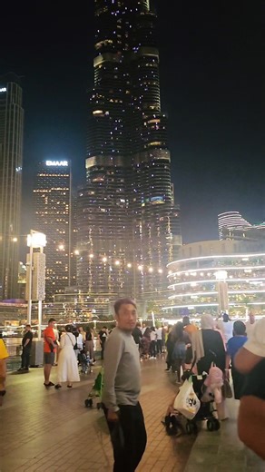 Exploring the Burj Khalifa: A Dubai Landmark