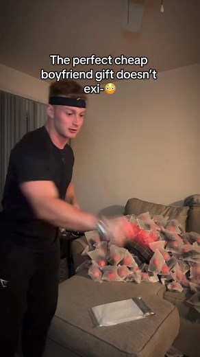 Looking for a fun gift that keeps him active? 壘 This boxing reflex ball is the perfect way for your boyfriend to train speed, focus, and reaction time—anytime, anywhere. Lightweight, safe, and seriously addictive, it turns every spare minute into a quick workout. Whether he’s blowing off stress after work or just enjoying the challenge, he won’t want to put it down. A gift that’s fun, sporty, and full of energy—just like him.  | Onlyasimply.yp | Facebook