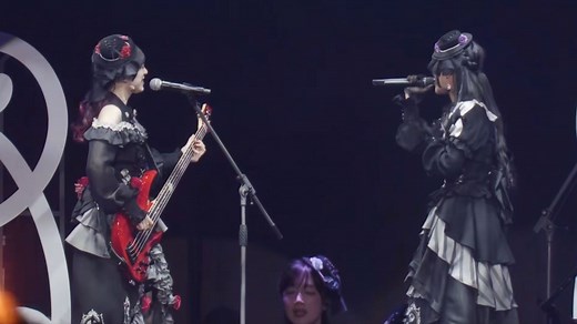 Roselia新晋神曲礎の花冠初登场的神级现场！快来完成今日花冠大学习。除了ykls无与伦比的宿命感以外，迫害kdhr更是花冠现场不可不品的一环！