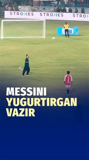 Kun.uz on Instagram: "Argentinalik futbol yulduzi Lionel Messining Hindistondagi tomoshalari davom etmoqda. Kalkuttadagi tartibsizliklardan so‘ng Messi Haydaroboddagi stadionga bordi. U yerda esa Leoni Telangana shtati bosh vaziri Revan Reddi bilan “haqiqiy mashg‘ulot” kutib turardi. Gap shundaki, siyosatchi omma oldida Messiga bir nechta noaniq pas berib, uni yaxshigina yugurtirishga majbur qildi. Anchadan beri argentinalik futbol yulduzini hech kim bunchalik yugurtirmagani aniq. Qizig‘i, bu ho
