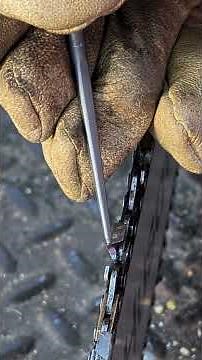 How to sharpen a chainsaw with a round file #chainsaw #husqvarna #cow#firewood